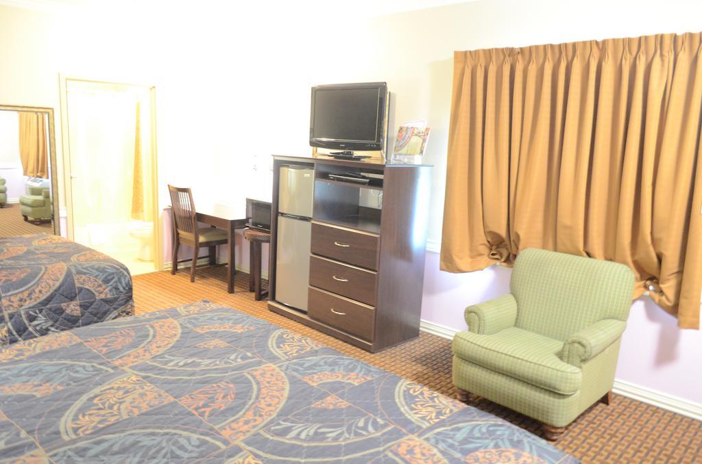 Budget Host Inn & Suites Humble Exterior photo