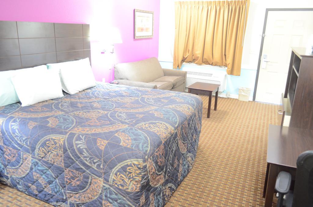 Budget Host Inn & Suites Humble Exterior photo